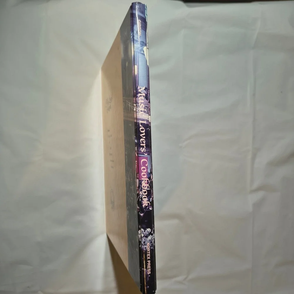 Music Lovers Cookbook 1992‎ First Edition Gibson Nortex Press Hardcover Recipes